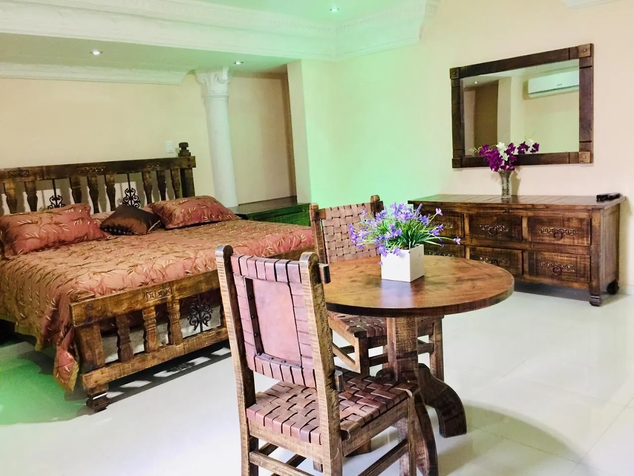 Hotel Don Perez Bani 3*,