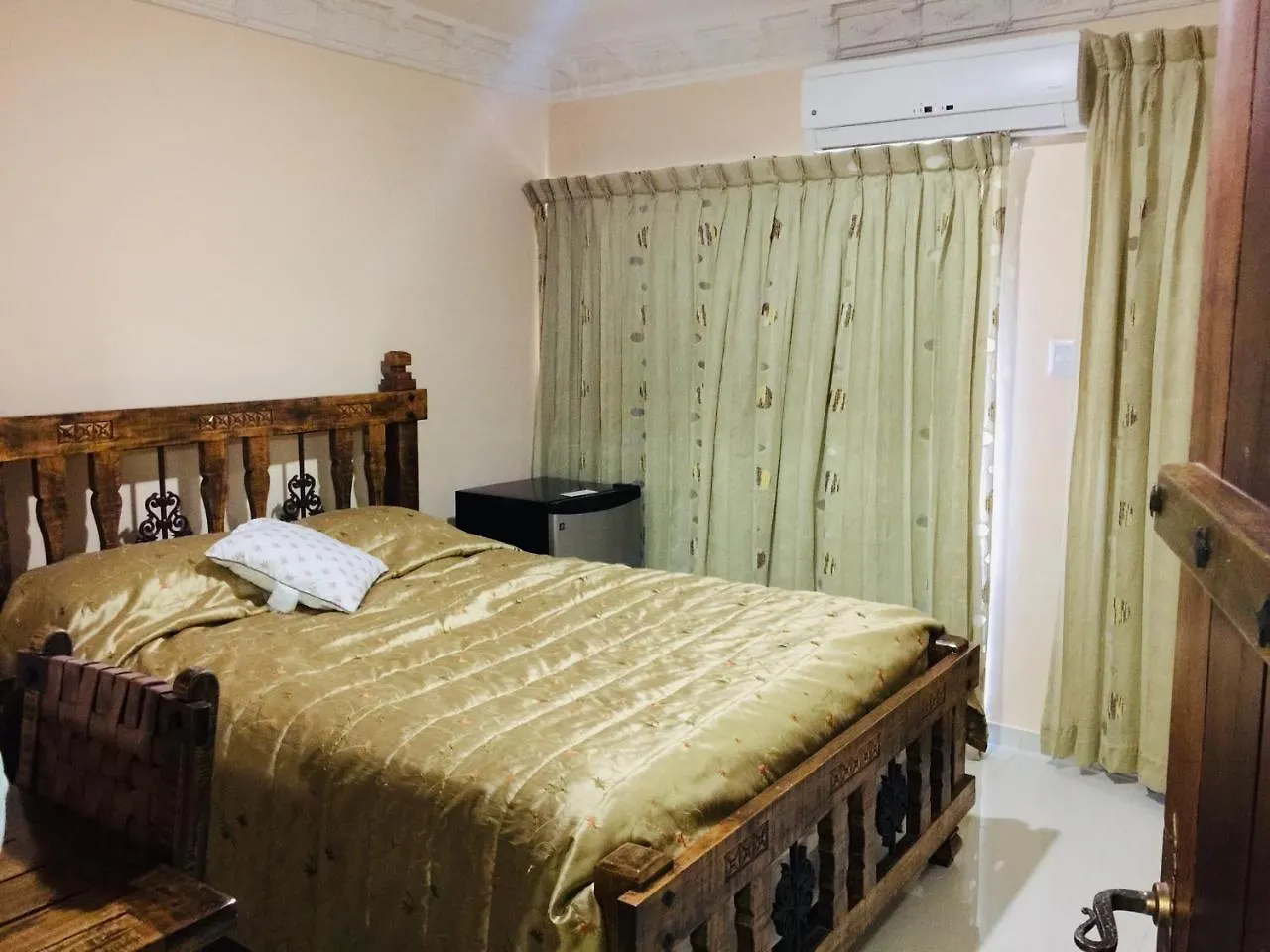 Hotel Don Perez Bani